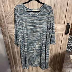 NEW w/o tags dress that’s blues/beige by song n spirit in XXL